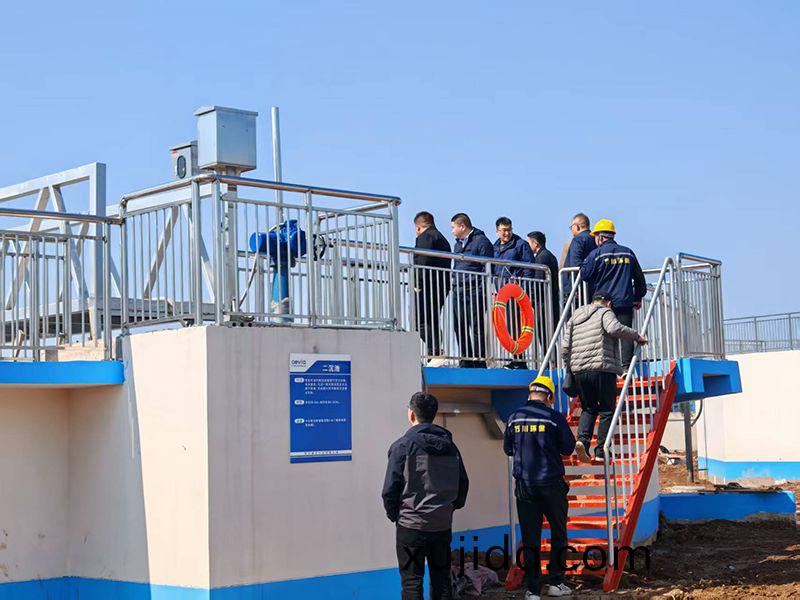 河南投資集(ji)糰(tuan)城(cheng)髮水務(wu)相(xiang)關(guan)領導視(shi)詧(cha)我(wo)司(si)週口三汚(wu)汚水處理(li)項目